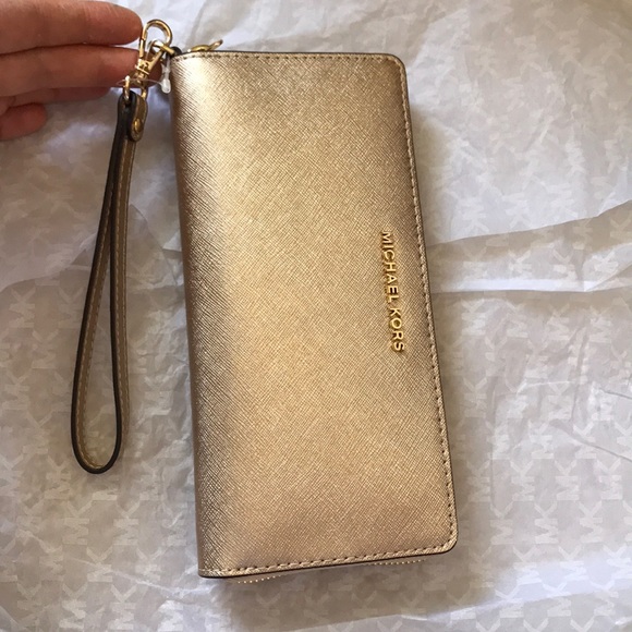 🔥SALE🔥 Michael Kors Jet Set Travel Wallet Gold - Picture 2 of 8
